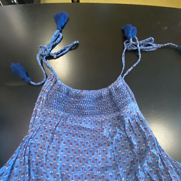 (2) bundle deal of white and blue cami top - Picture 3 of 6